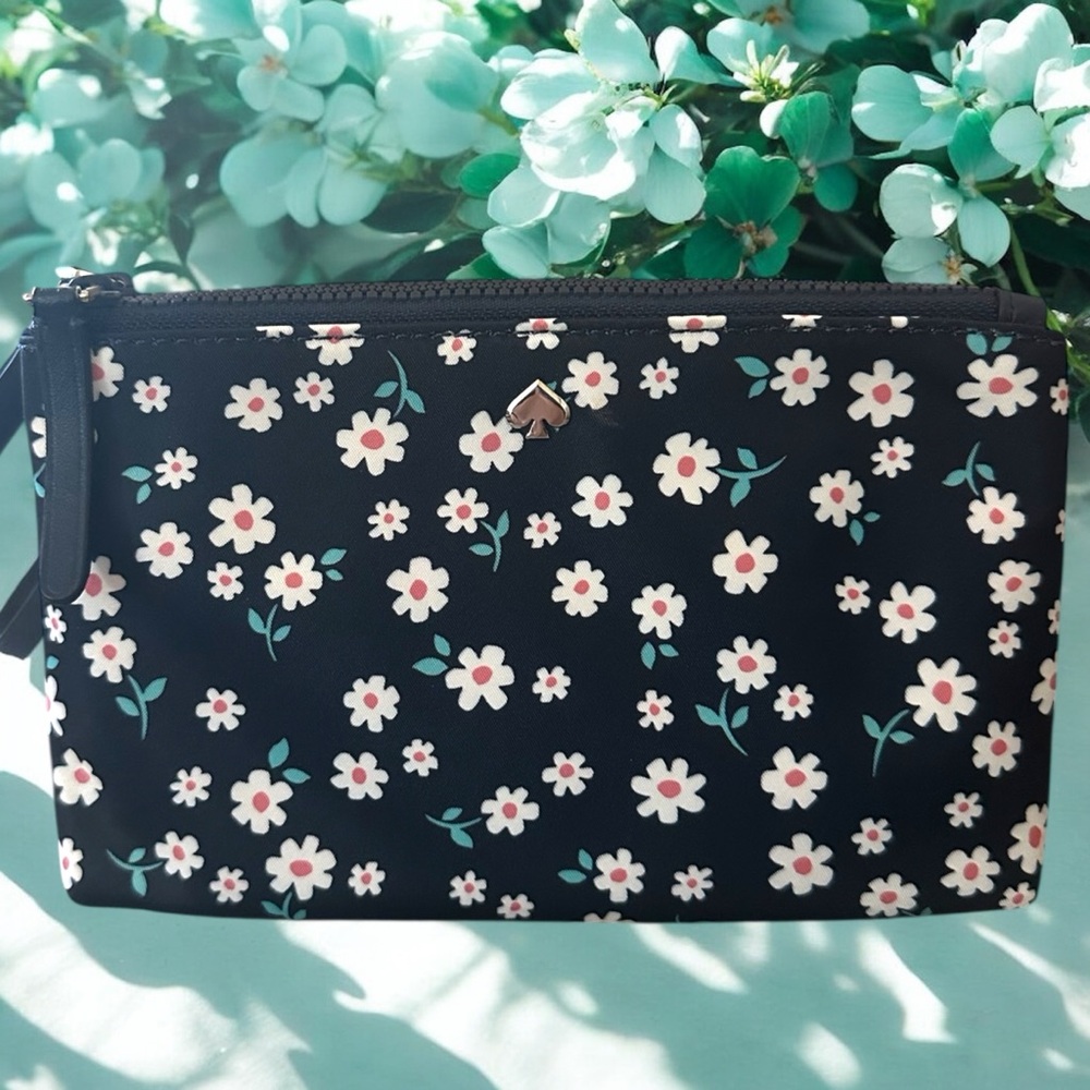 Kate Spade Stylish Jae Fleur‎ Black Nylon Wristlet  With Smooth Leather Trim.